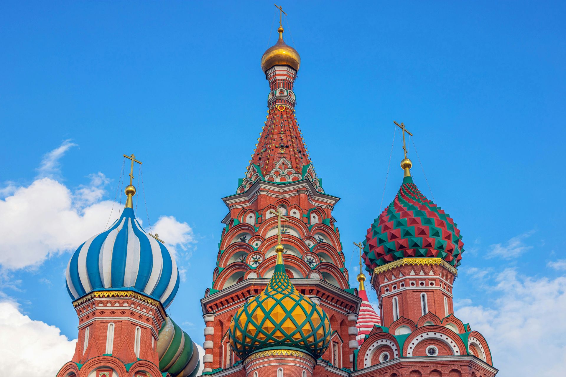 Над Москвой снова поднимут Олимпийского Мишку