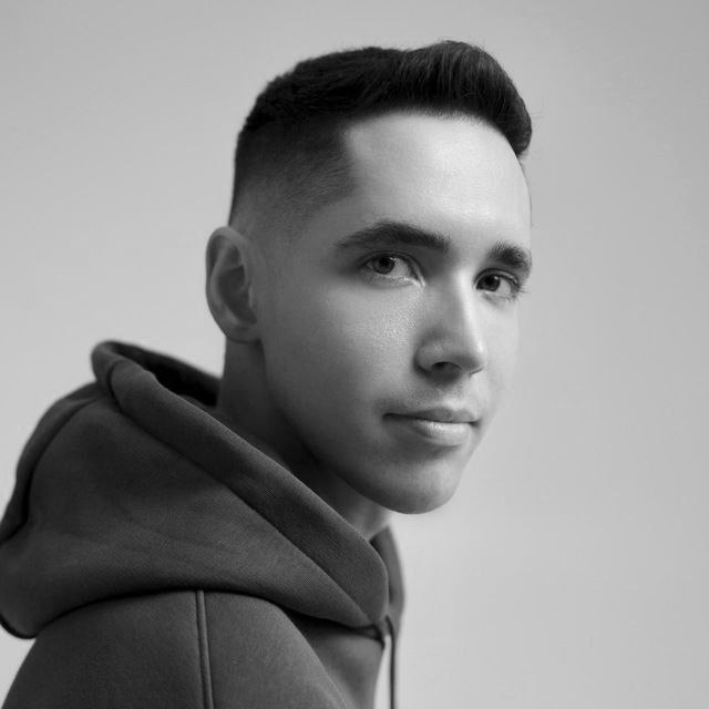  Антон Разжигаев