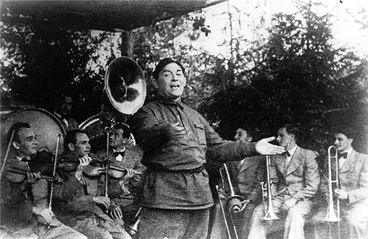 Выступление Леонида Утесова перед бойцами на фронте, 1942 год