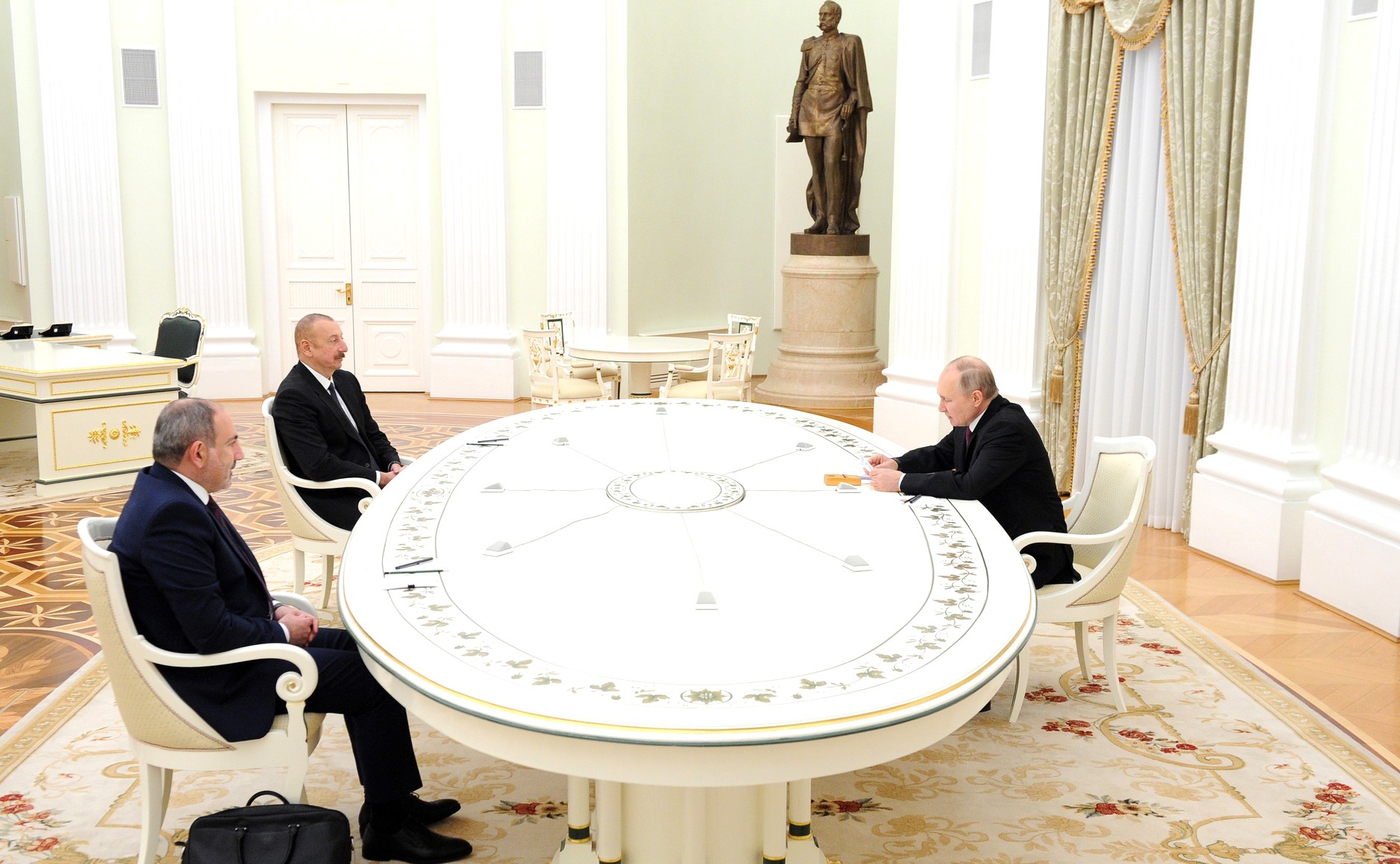 Встреча Владимира Путина с Президентом Азербайджана Ильхамом Алиевым и Премьер-министром Армении Николом Пашиняном, 11 января 2021 года