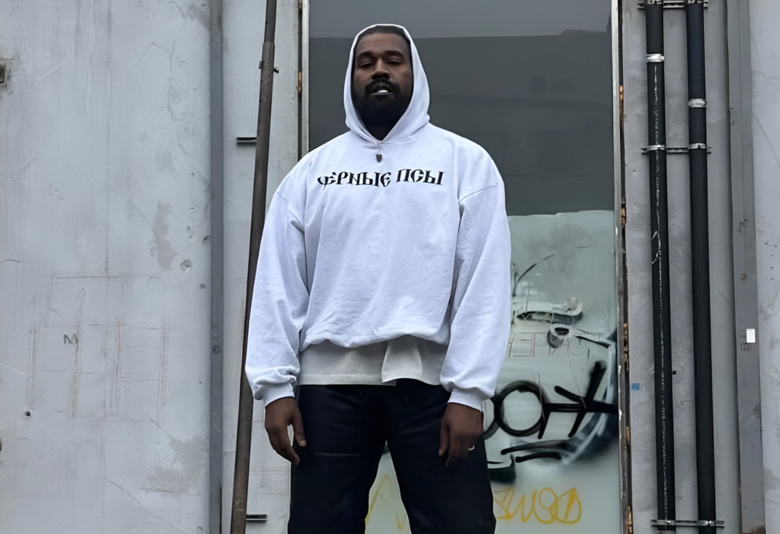 Yeezy представил новую коллекцию одежды «Черные псы»