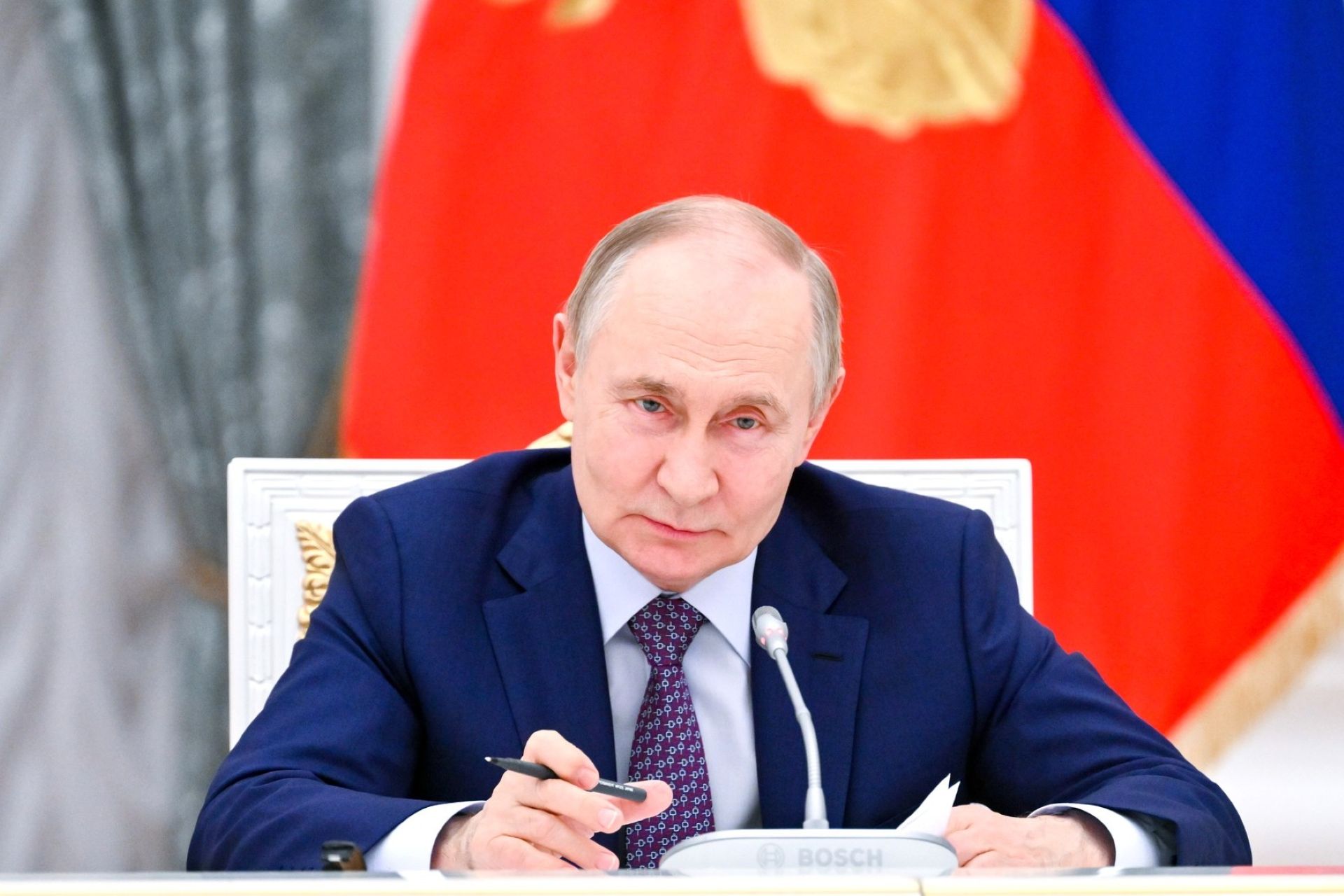 Путин утвердил основы государственной языковой политики