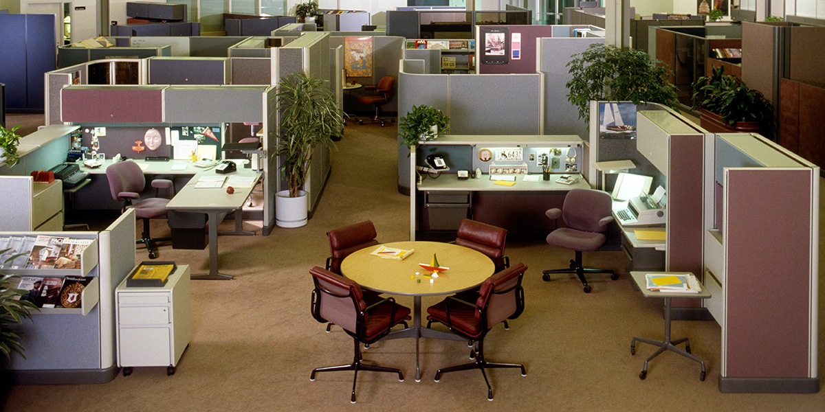 От каменных сидений до кресел в бутиках: как инженеры-дизайнеры управляют людьми