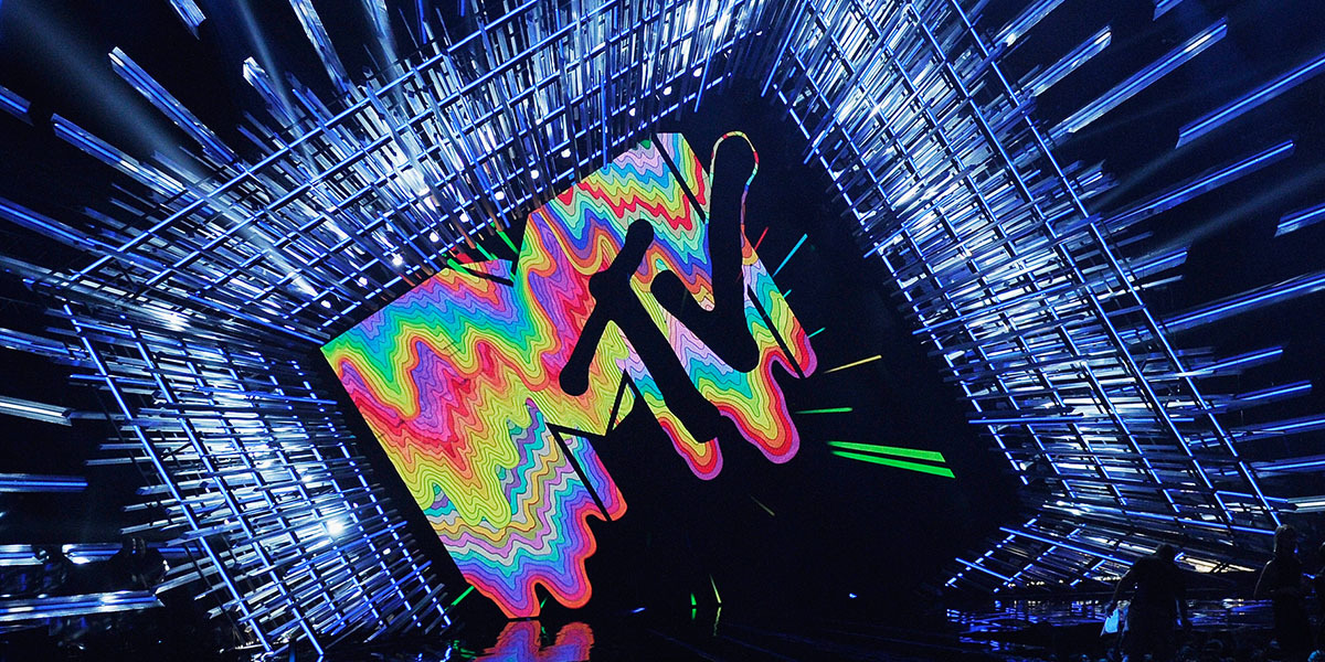 Самые нестандартные музыкальные клипы: закрытию MTV посвящается