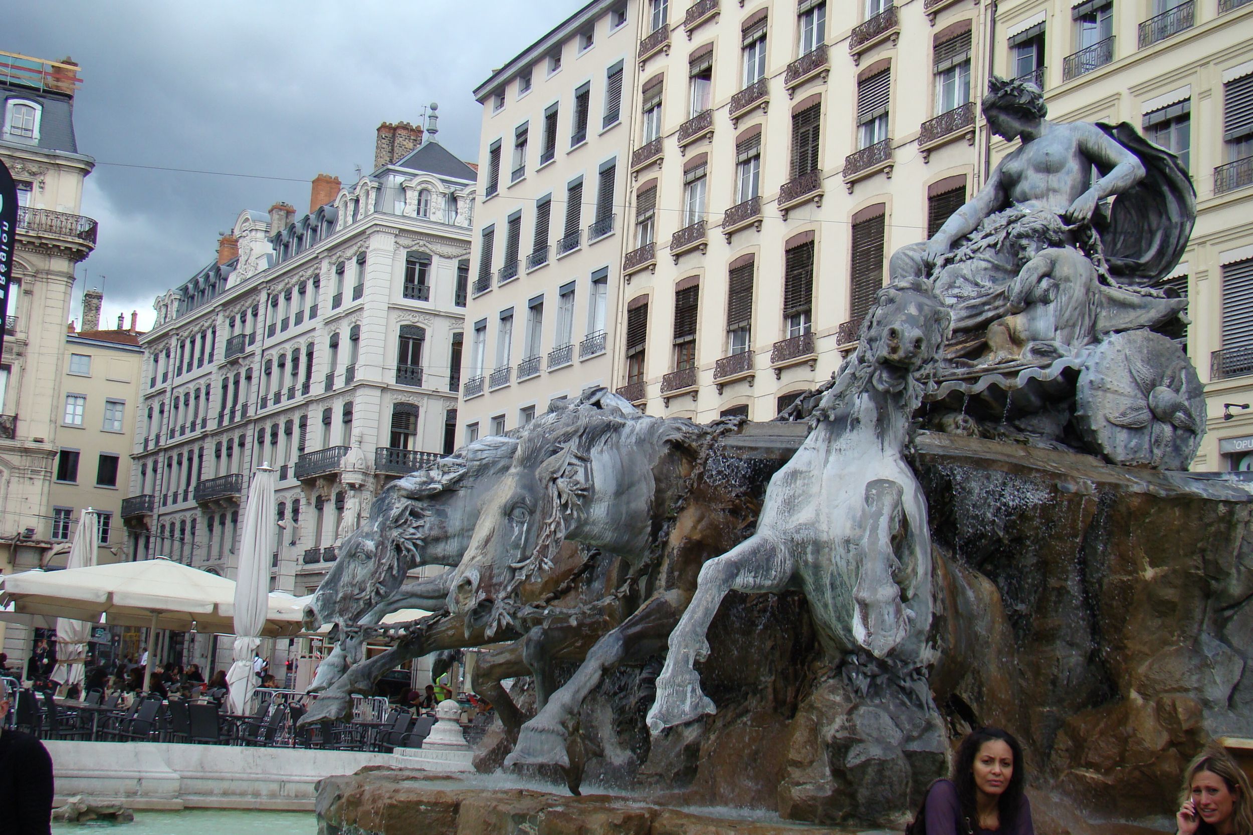 Площадь Терро с фонтаном работы Бартольди. Фото автора