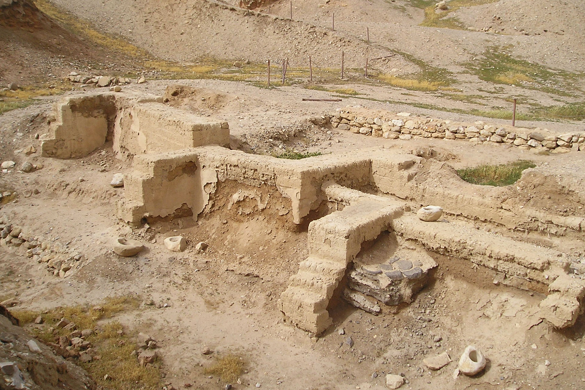 Фундамент жилого дома, обнаруженный в Телль-эс-Султане в Иерихоне