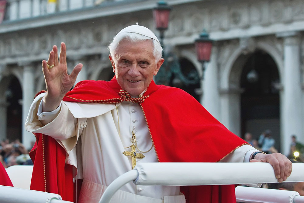 Почетный Папа Римский Бенедикт XVI