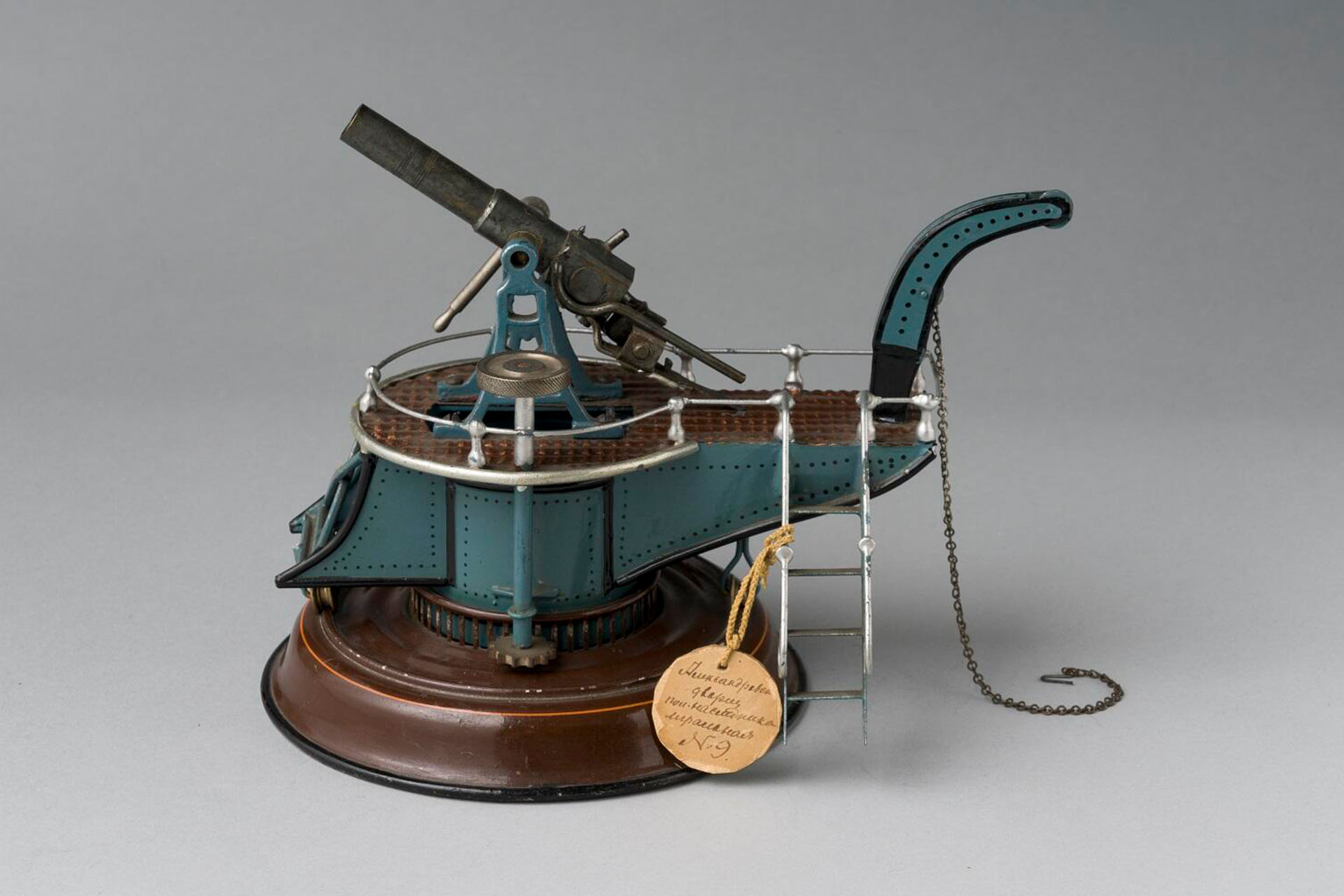 Игрушечное орудие береговой артиллерии на поворотной платформе, 1902-1910 годы