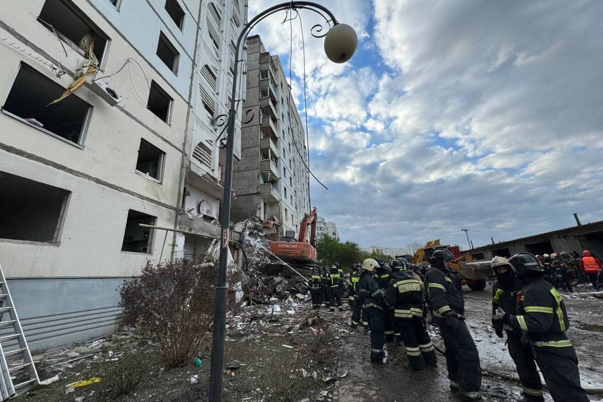 Тела 15 человек извлекли из-под завалов в Белгороде