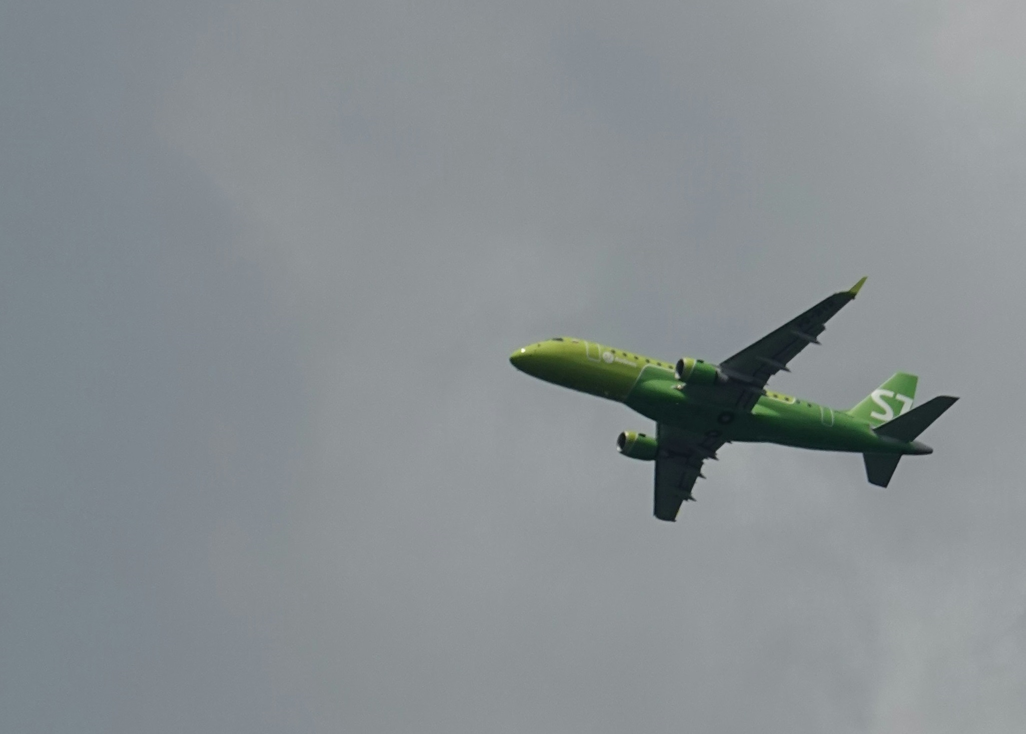 Самолет S7 Airlines вернулся в аэропорт вылета из-за разгерметизации
