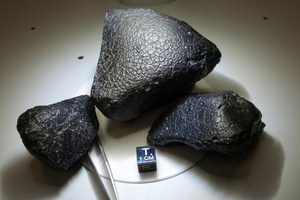 Осколки метеорита Northwest Africa 7034 «Черная красавица»