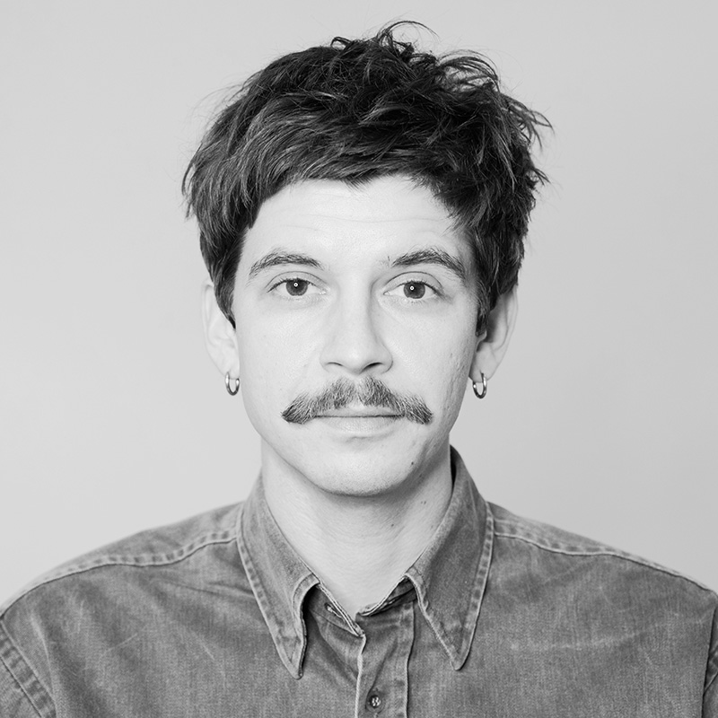 Денис Бондарев