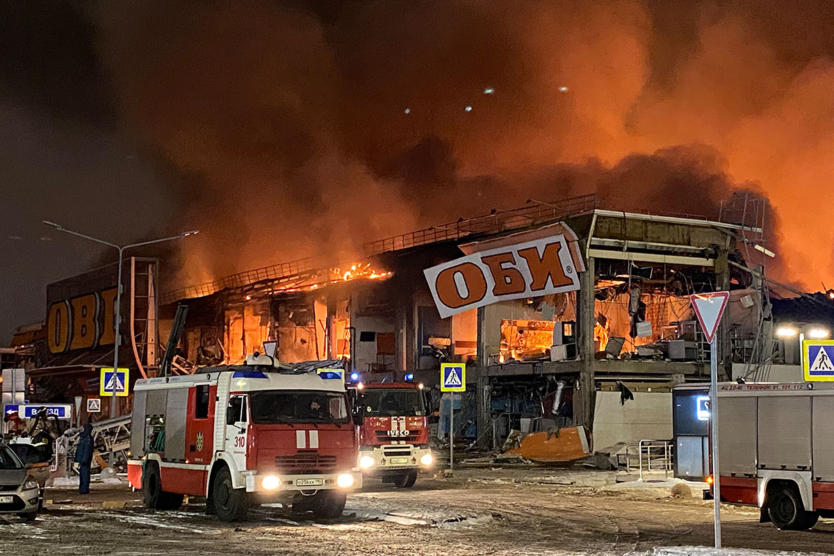 Пожар в гипермаркете OBI