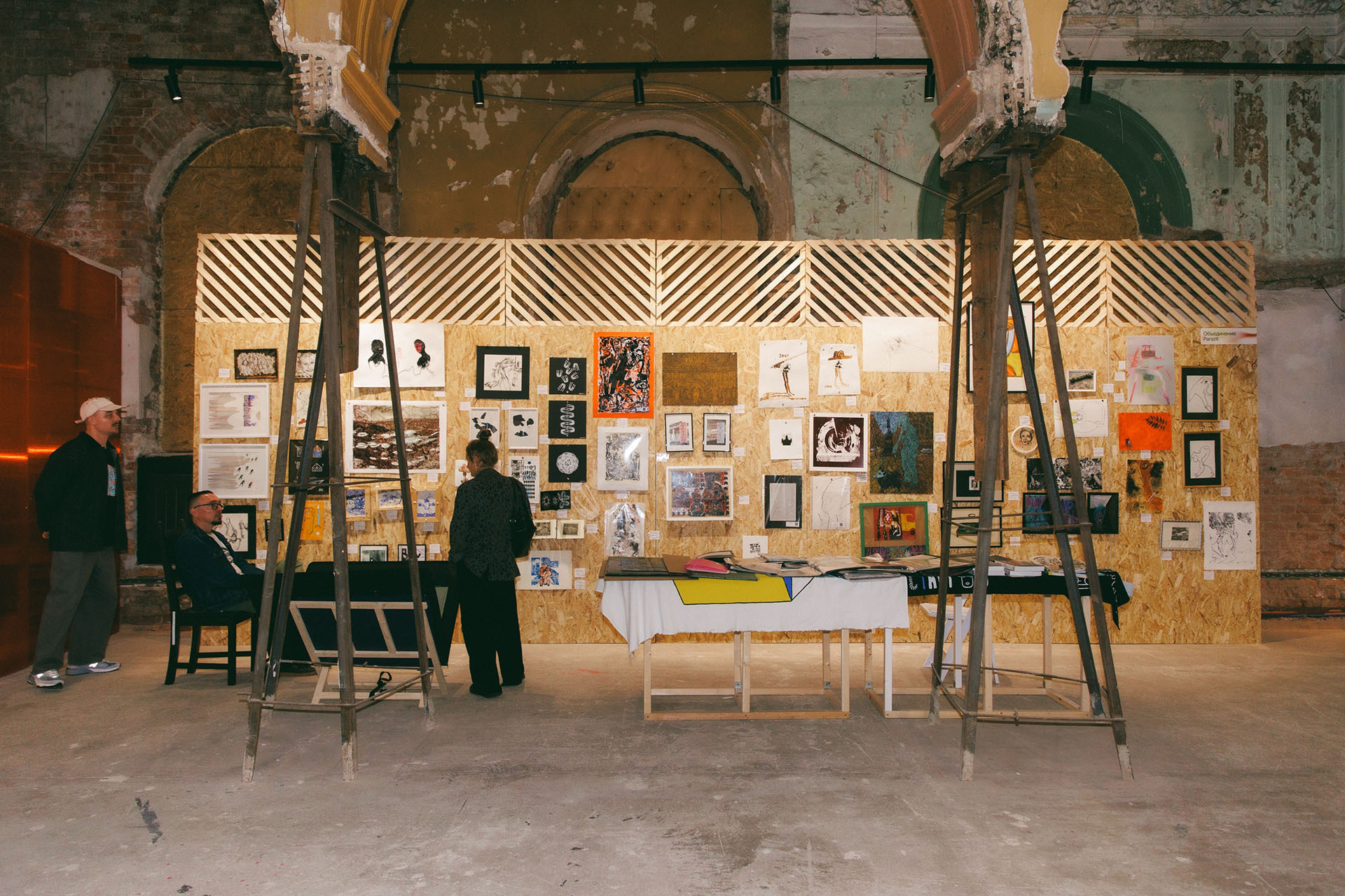 Экспозиция ярмарки Third Place Art Fair