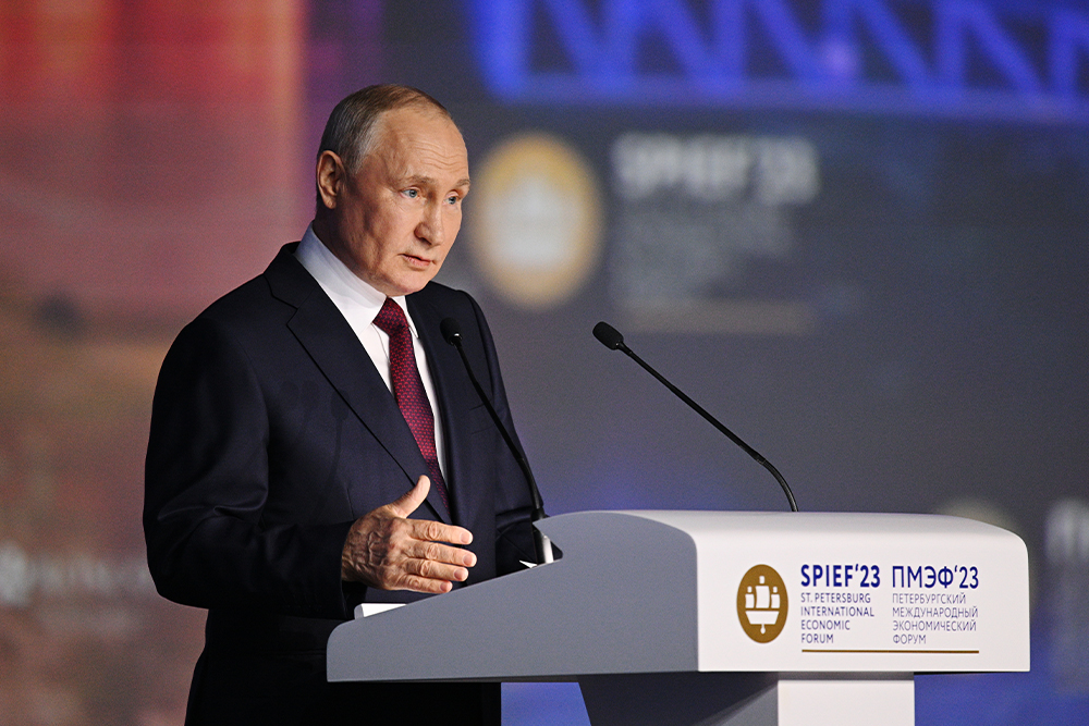 Президент РФ Владимир Путин во время выступления на ПМЭФ, 16 июня 2023 года
