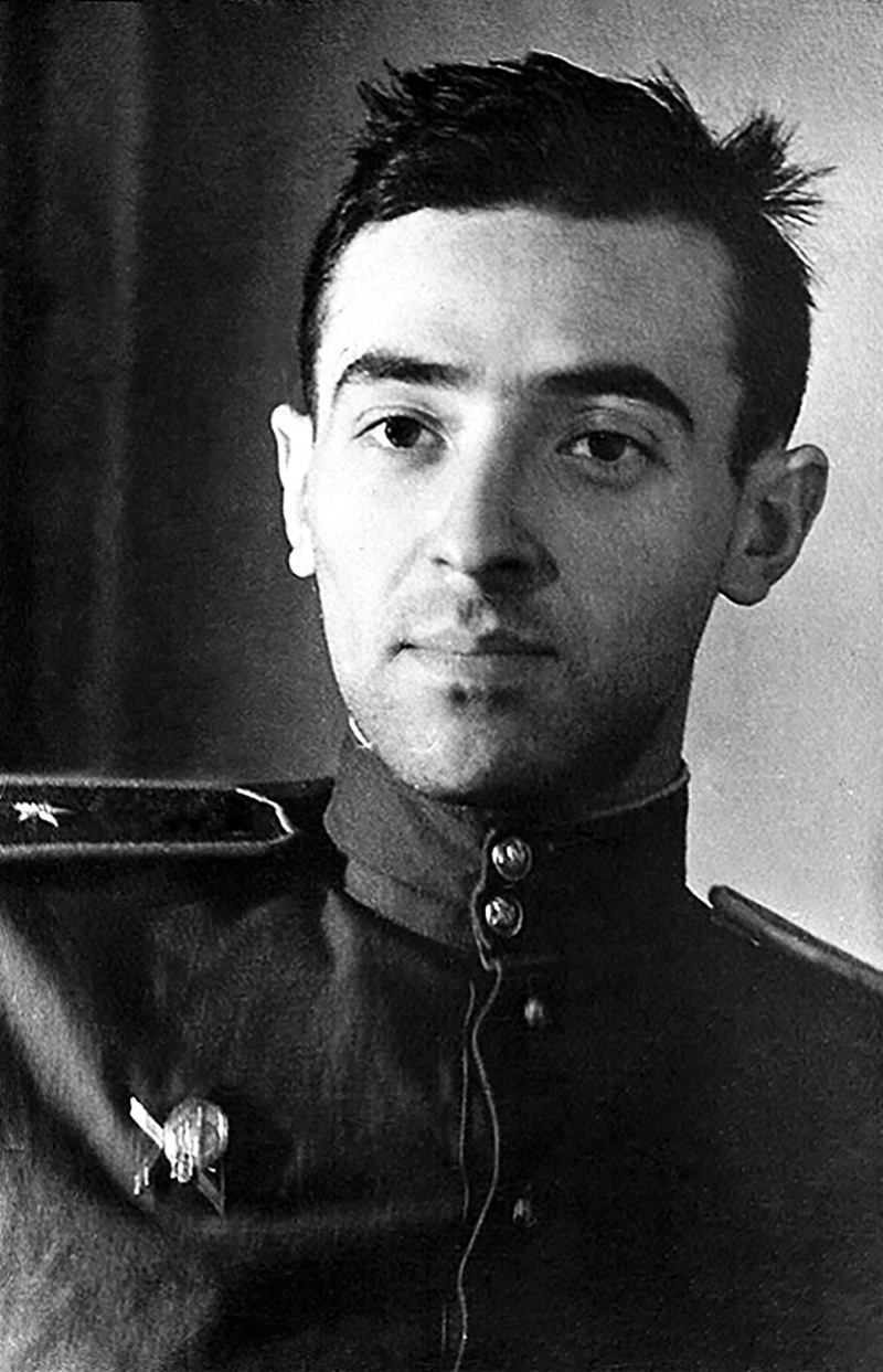 Владимир Этуш в 1943 году