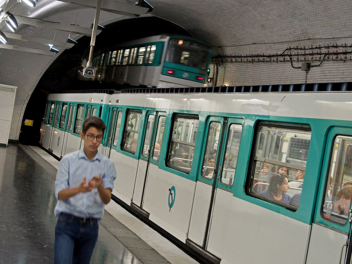 Парижская диагональ: двухуровневая станция Mirabeau на 10-й ветке парижской подземки