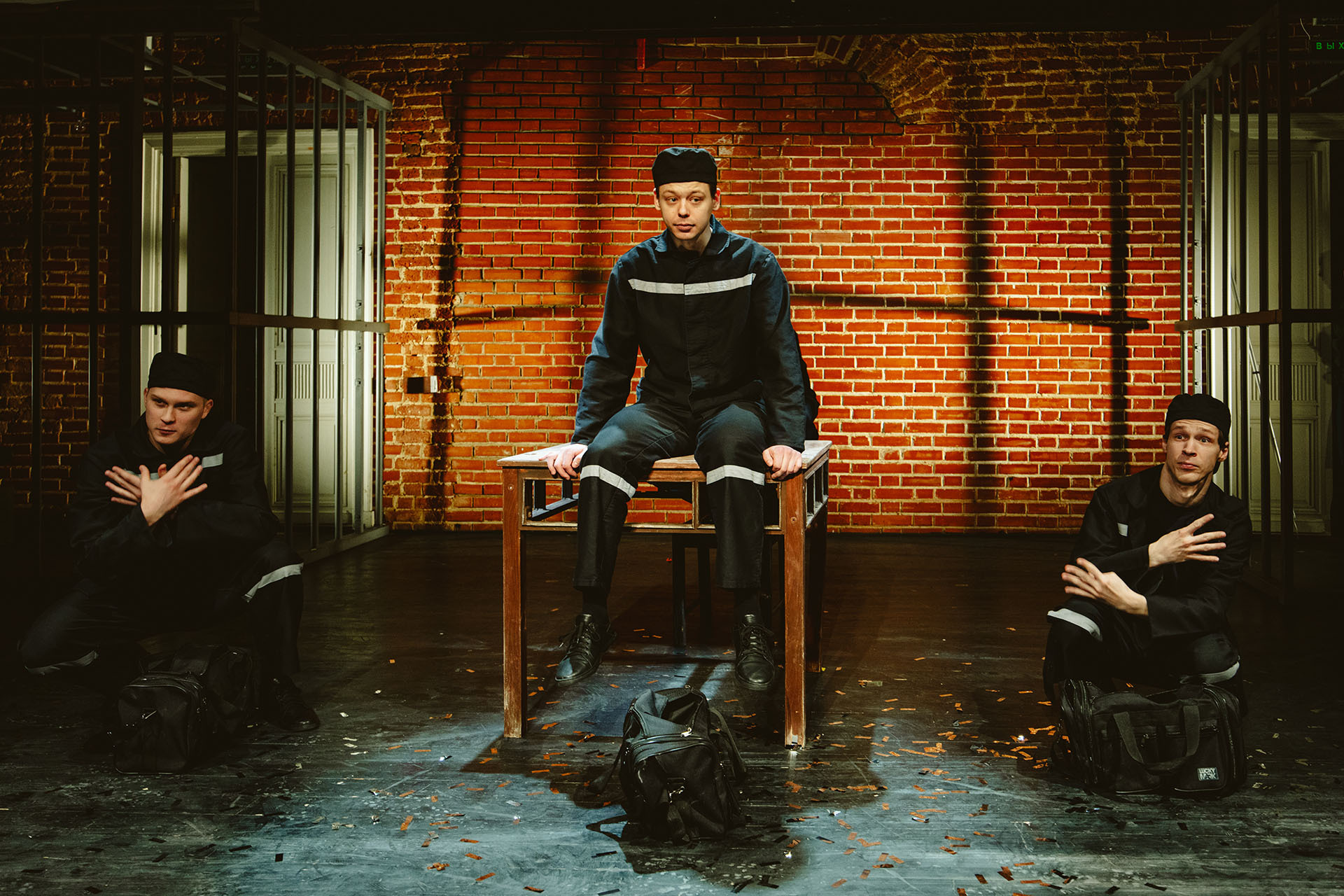 Сцена из спектакля «День закрытых дверей»