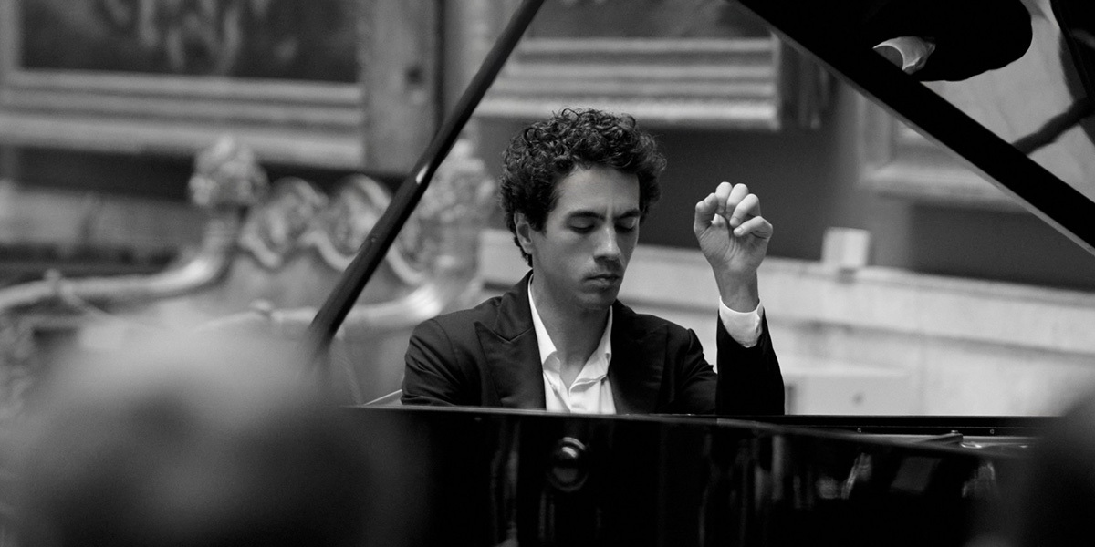 Услышать Петербург: как прошло открытие летнего сезона Pianissimo