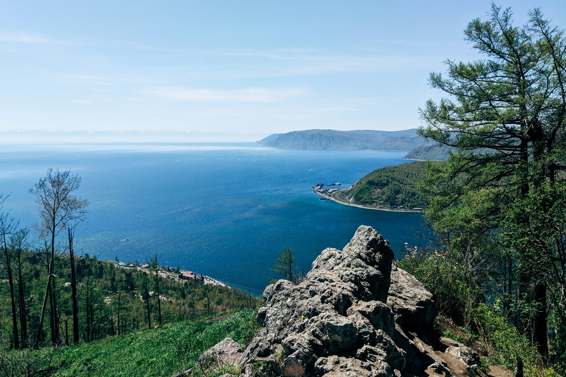 На дне Байкала нашли три электросамоката