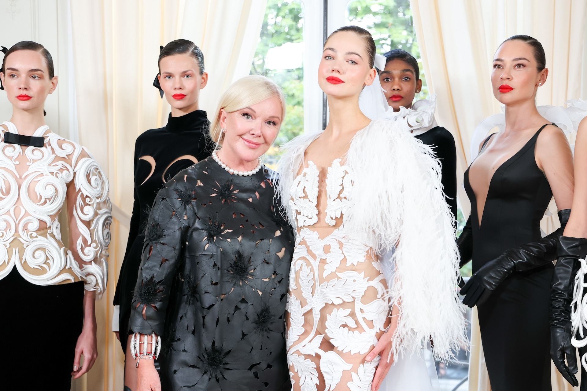 Yanina Couture представил новую кутюрную коллекцию в Париже