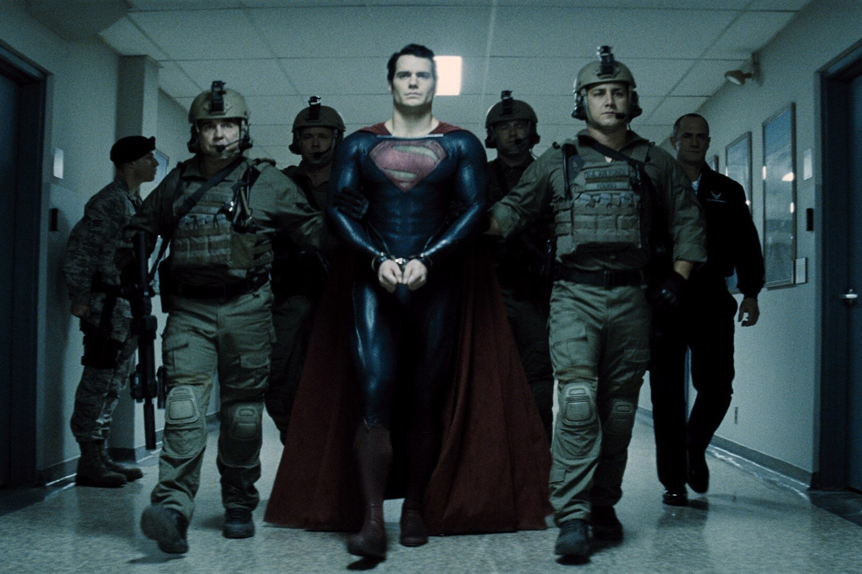 Генри Кавилл в роли Супермена, кадр из фильма «Человек из стали», 2013 год