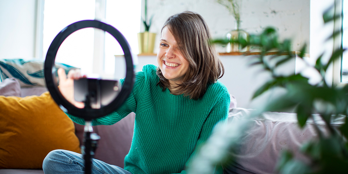 Экономика маленьких жестов: как контент по подписке меняет креативную индустрию в России