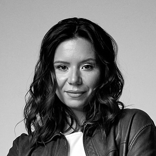 Эмилия Манвельян