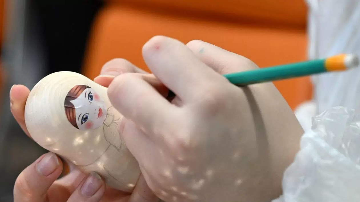 Матрёшка как метафора: многослойность русской идентичности в моде