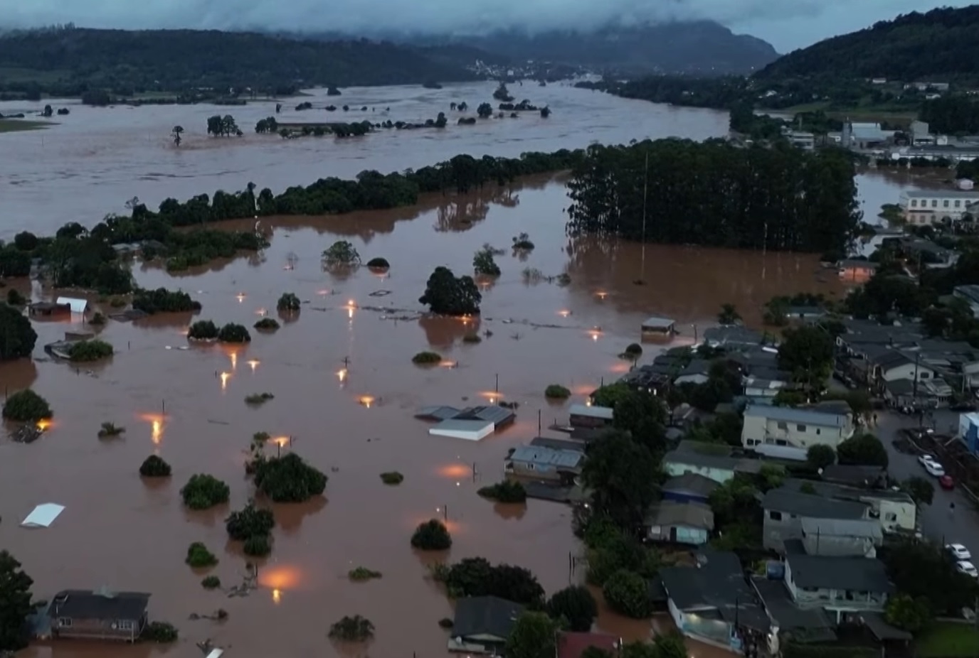 Кадры наводнения в Бразилии