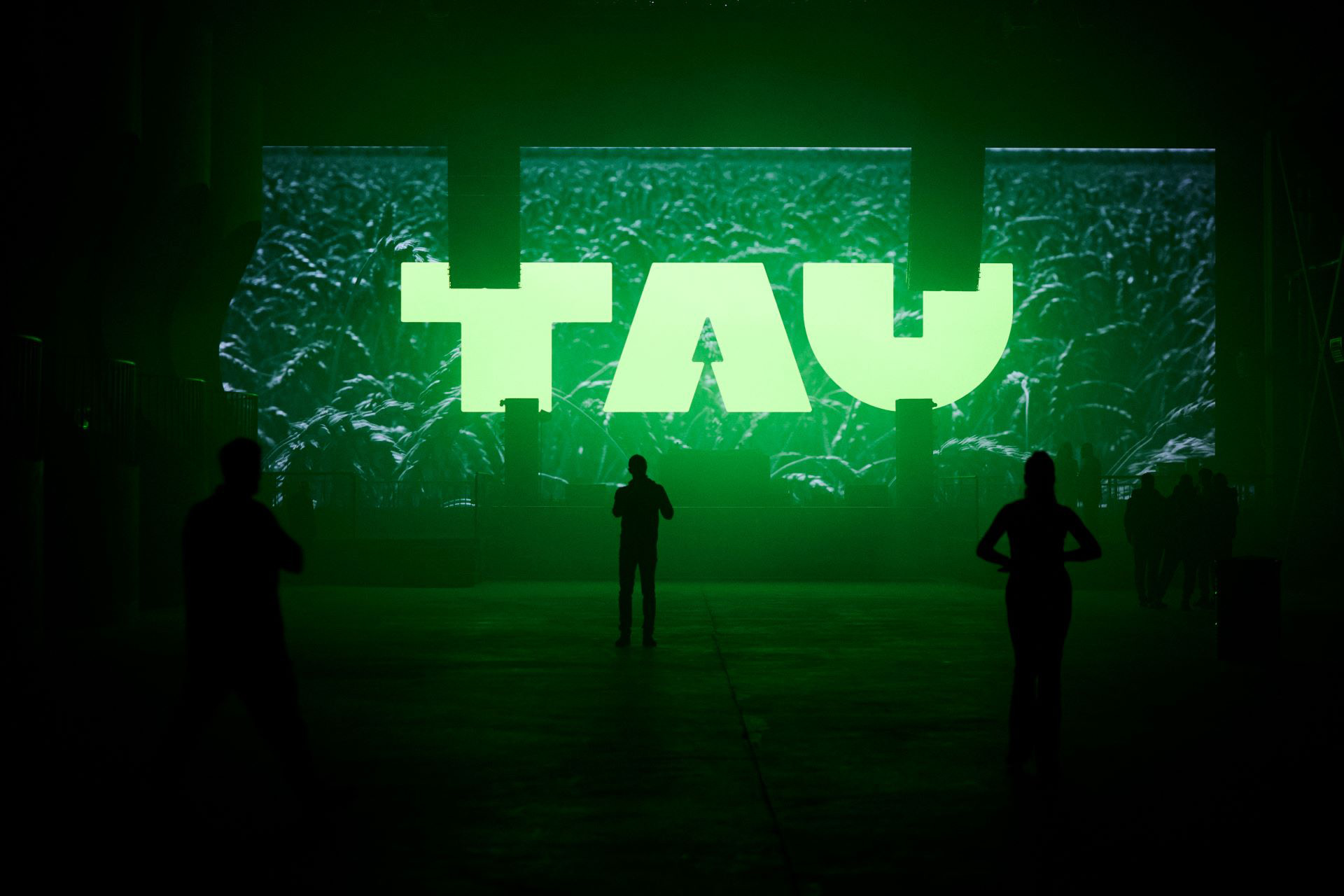 Клуб Tau