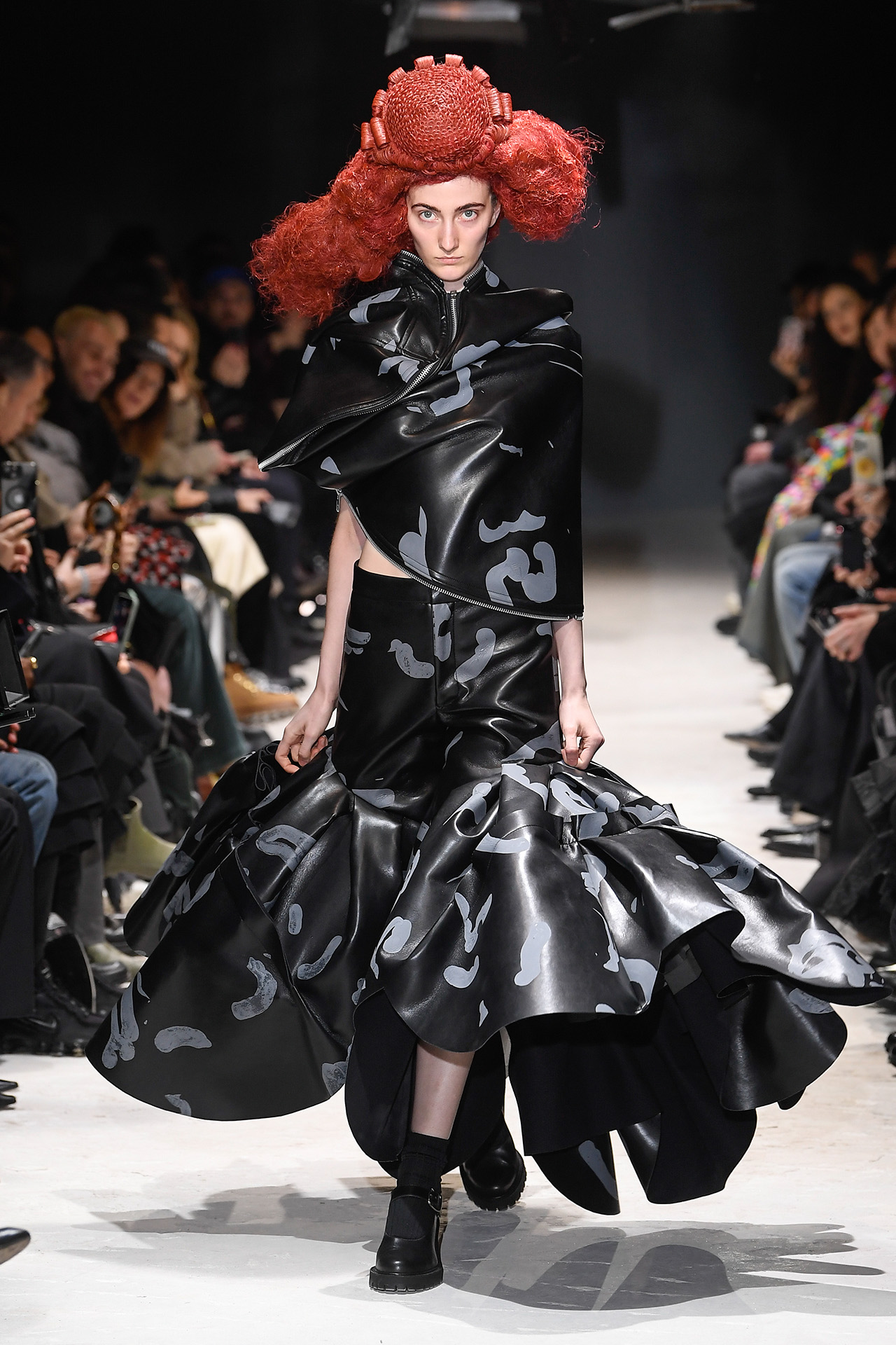 Показ Comme des Garçons, осень 2024