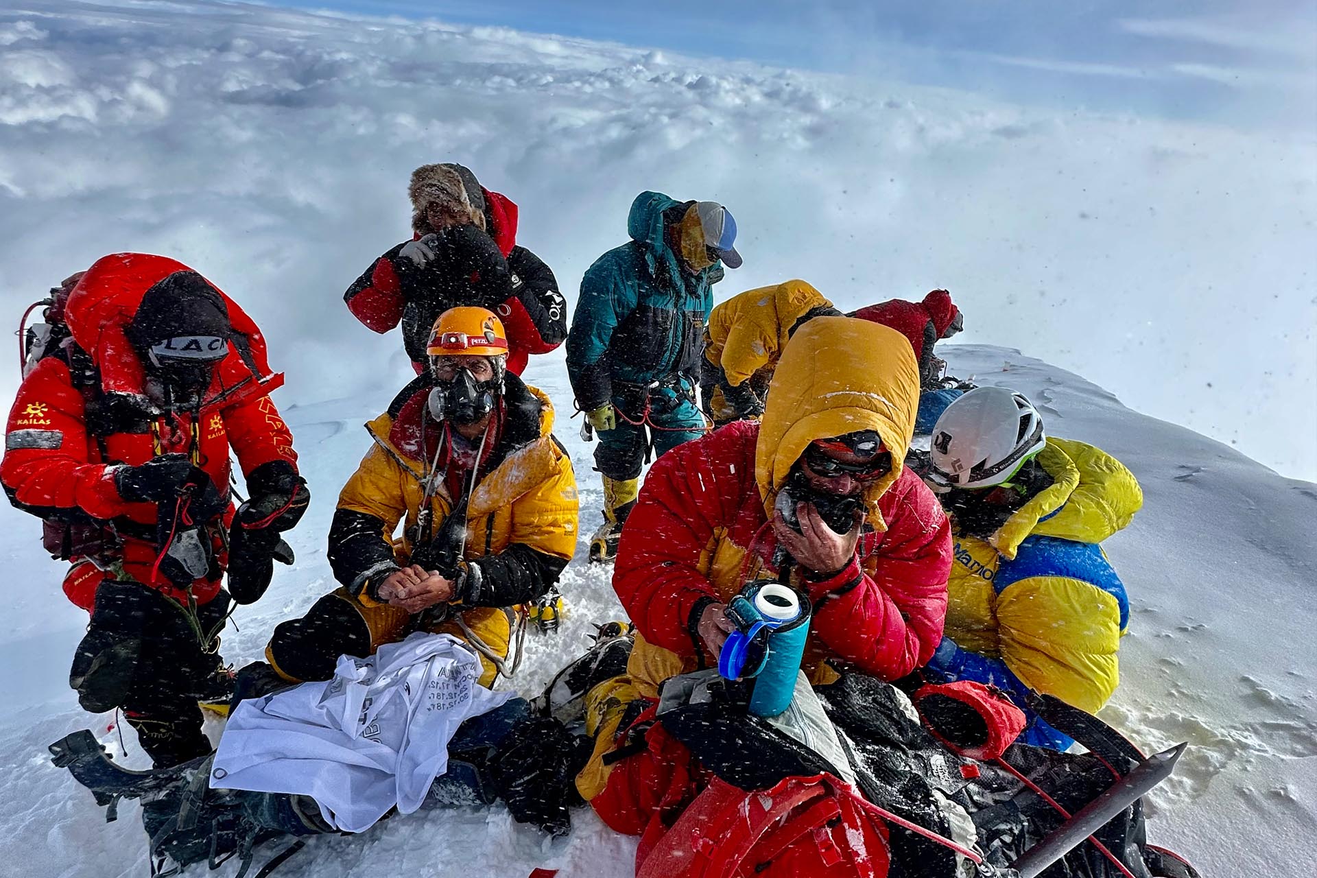 Альпинисты во время восхождения на гору Чогори