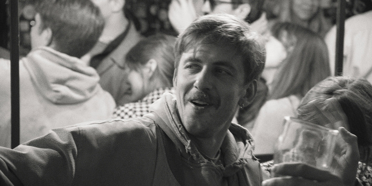 Застойное кино 2.0. О фильме с Александром Палем и Евгением Цыгановым «Картины дружеских связей»