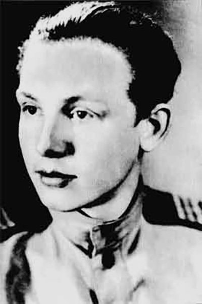 Иннокентий Смоктуновский в 1943 году