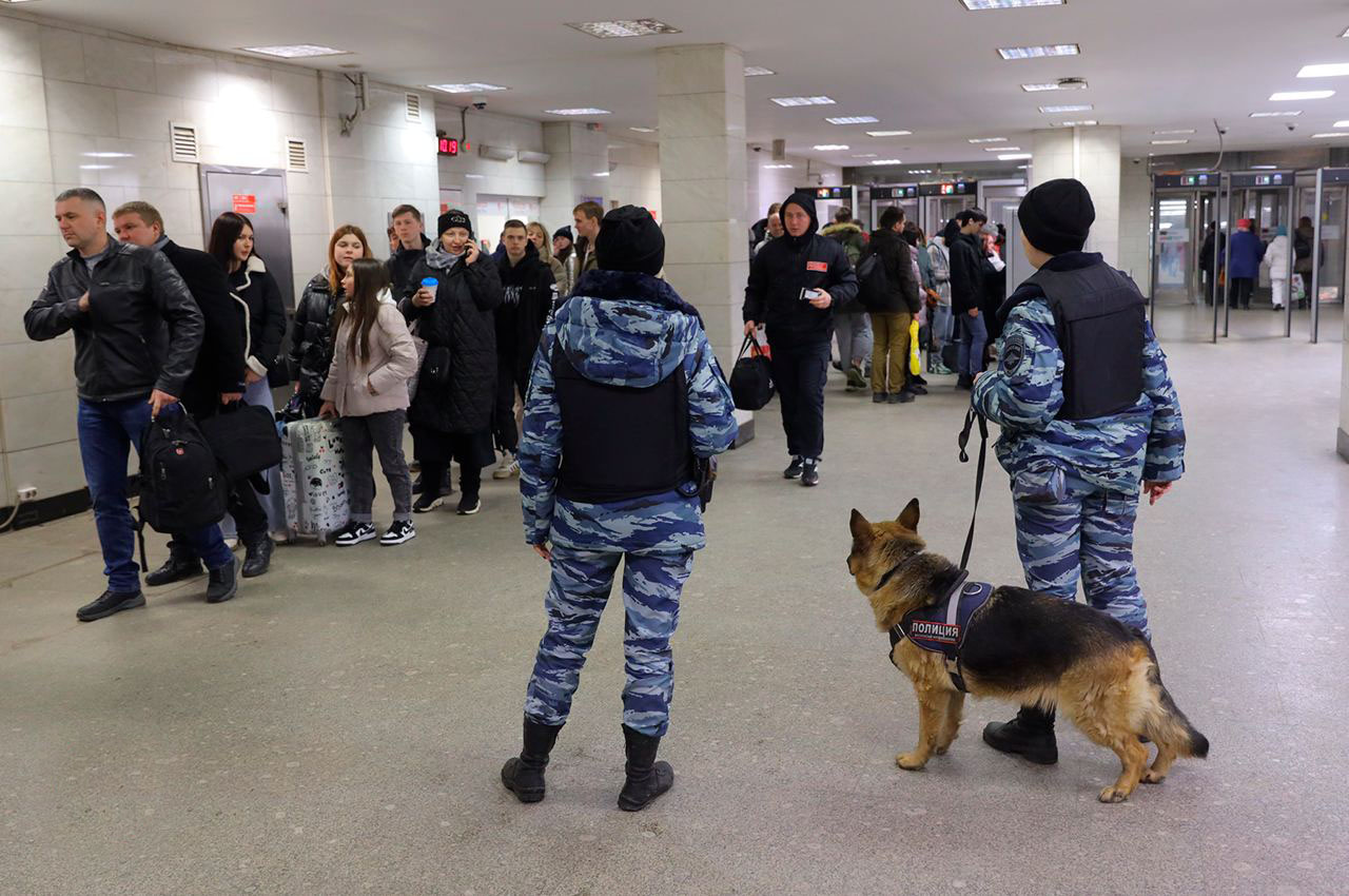 Москва после теракта в «Крокус Сити Холле»: усиление безопасности и отмена  массовых мероприятий