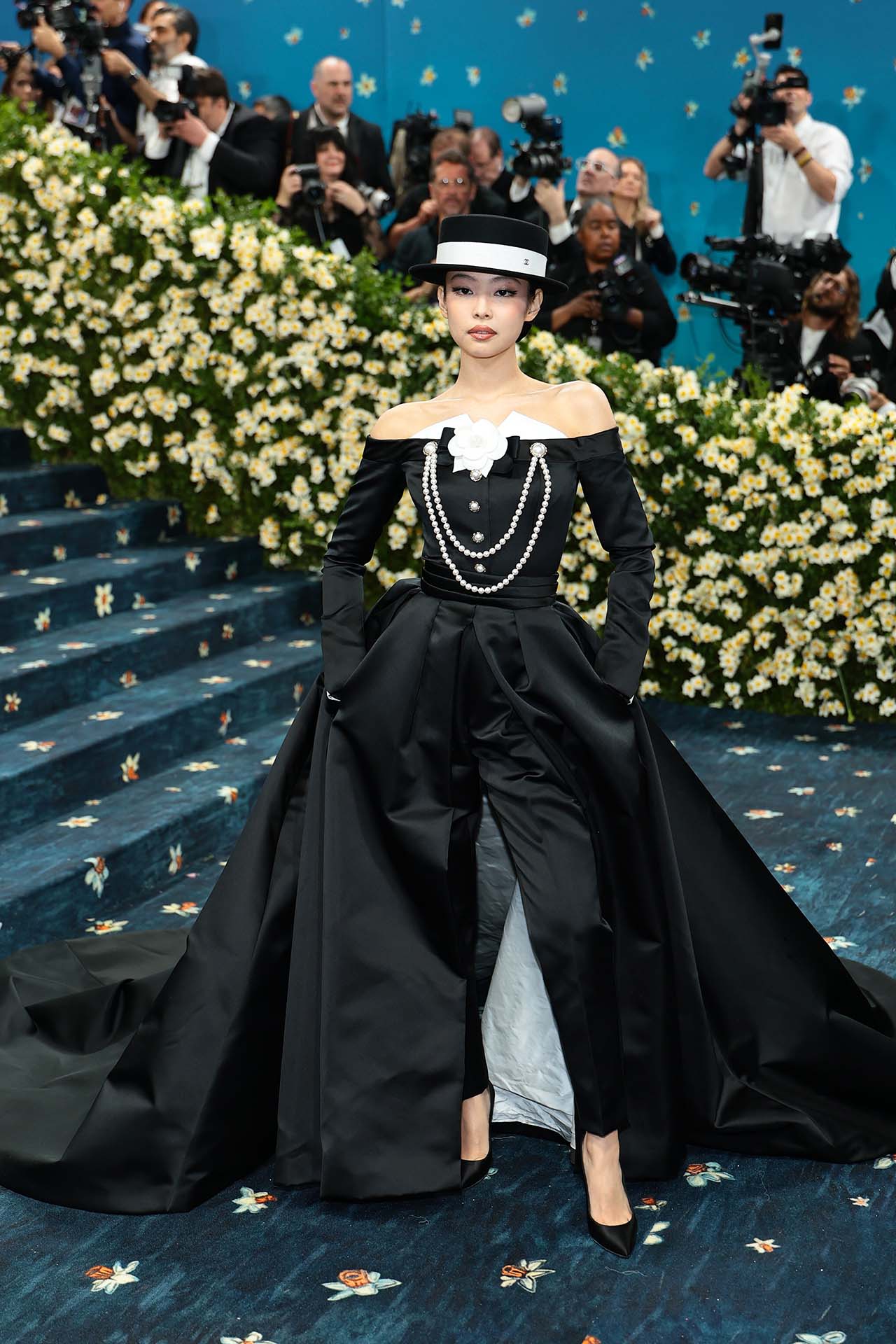 Дженни в Chanel