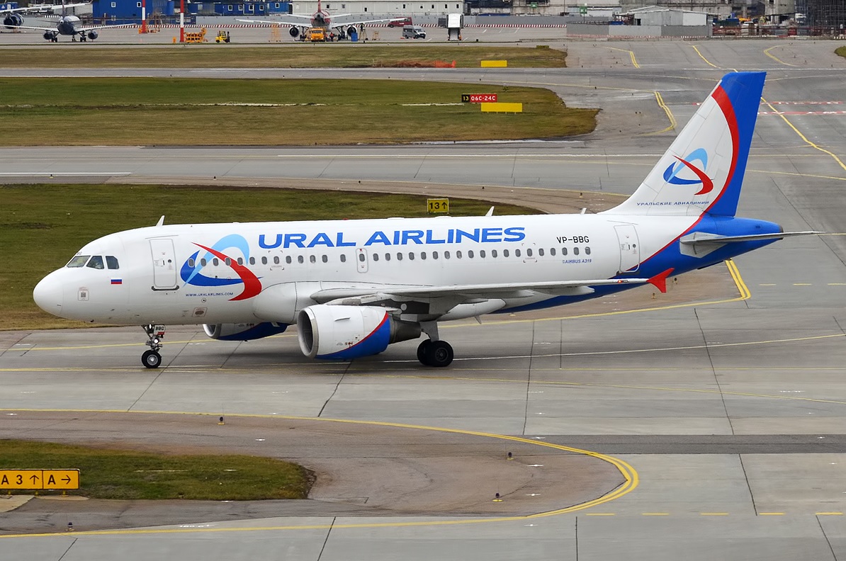 Самолет «Уральских авиалиний» Airbus A319 в 2018 году&nbsp;