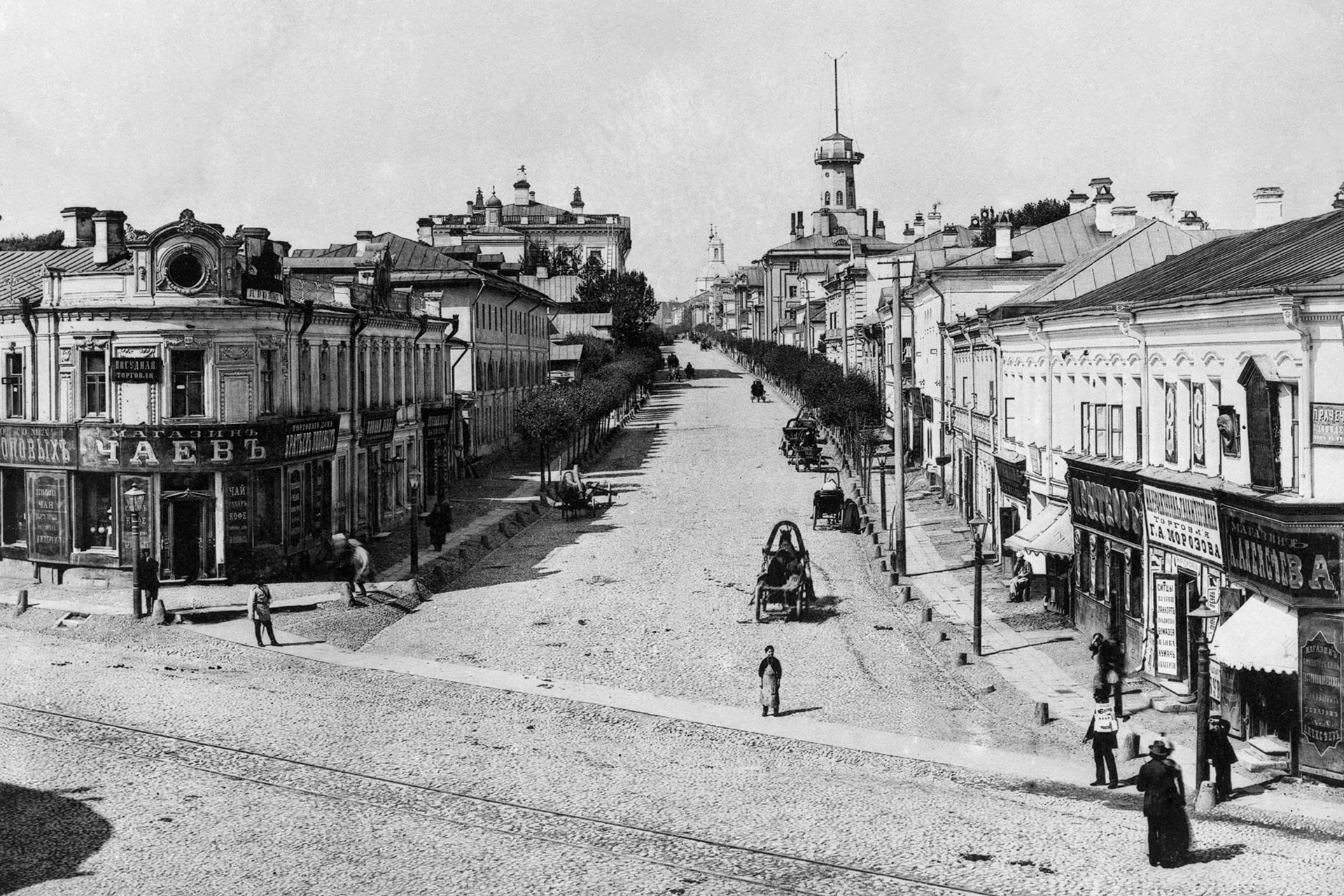 Вид Новой Басманной, Москва, 1888 год, фотография из альбома московского предпринимателя и краеведа Николая Александровича Найденова «Вид некоторых городских местностей, храмов, примечательных зданий и других сооружений»