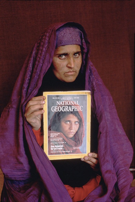 Шарбат Гула, та самая девочка с обложки. Автор: Стив Маккари. Фото из открытых источников
