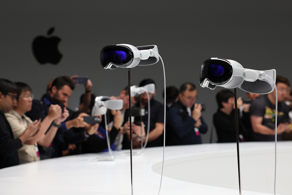 Apple Vision Pro на презентации Apple, 5 июня 2023 года