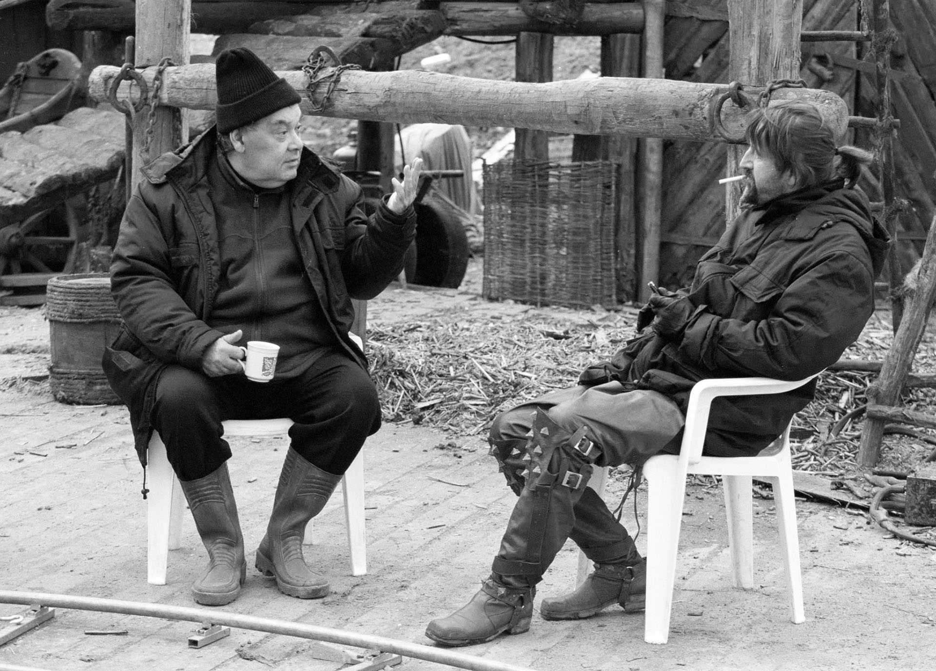 Алексей Герман-старший и Леонид Ярмольник на съемках «Трудно быть богом»