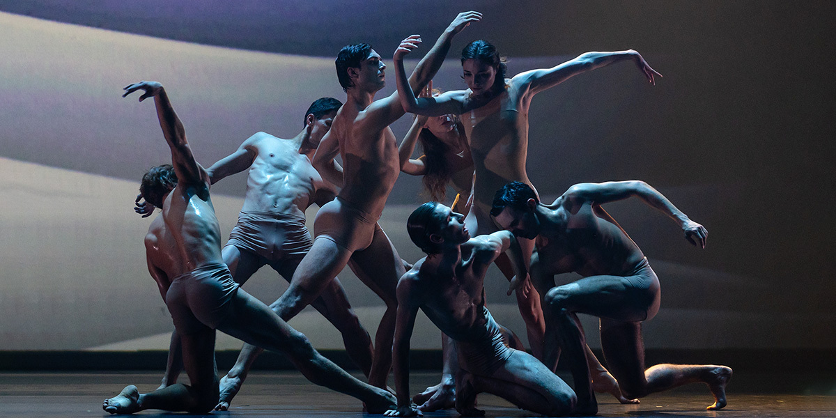 Герои, диктаторы и тупейный художник: что смотреть в московских театрах в январе и феврале