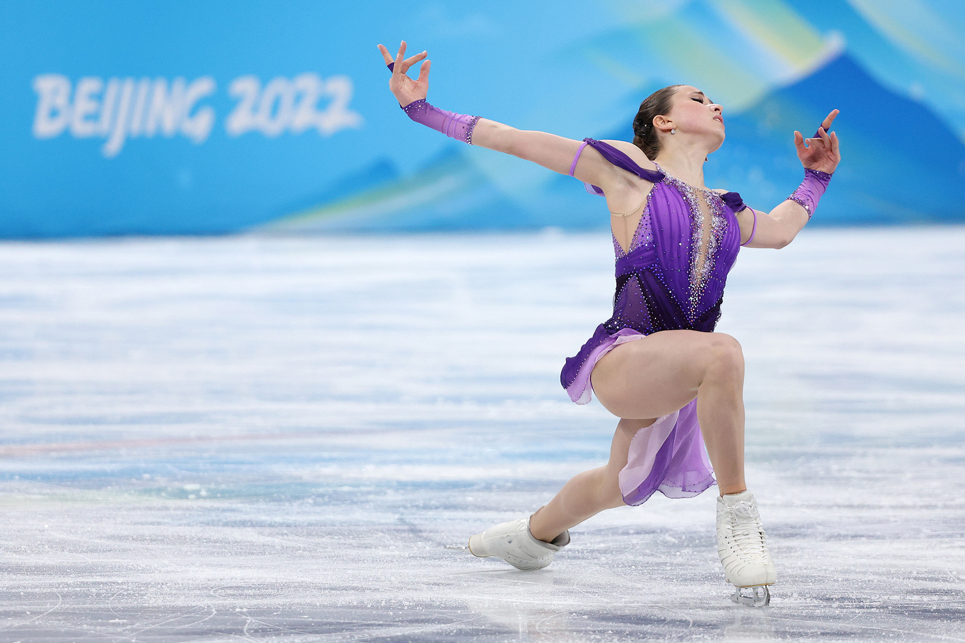 Камила Валиева во время короткой программы женского одиночного катания, зимние Олимпийские игры в Пекине, 2022 год