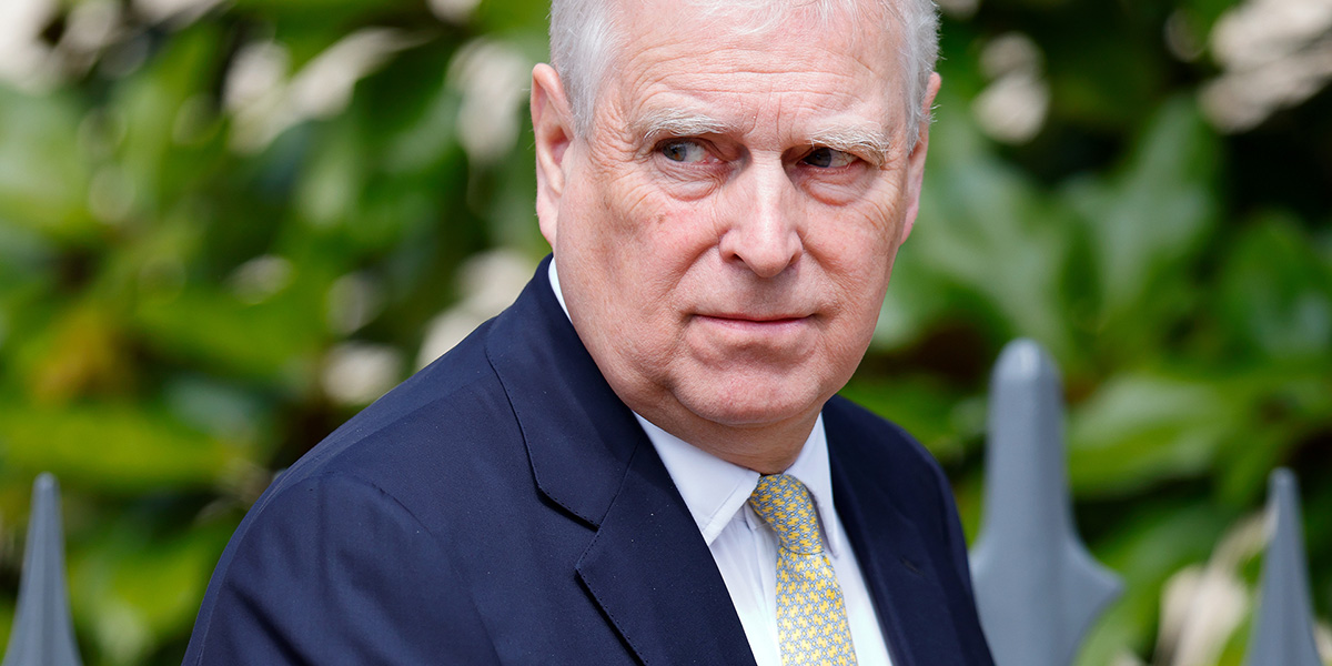 Появились новые подробности переписок принца Эндрю и Эпштейна