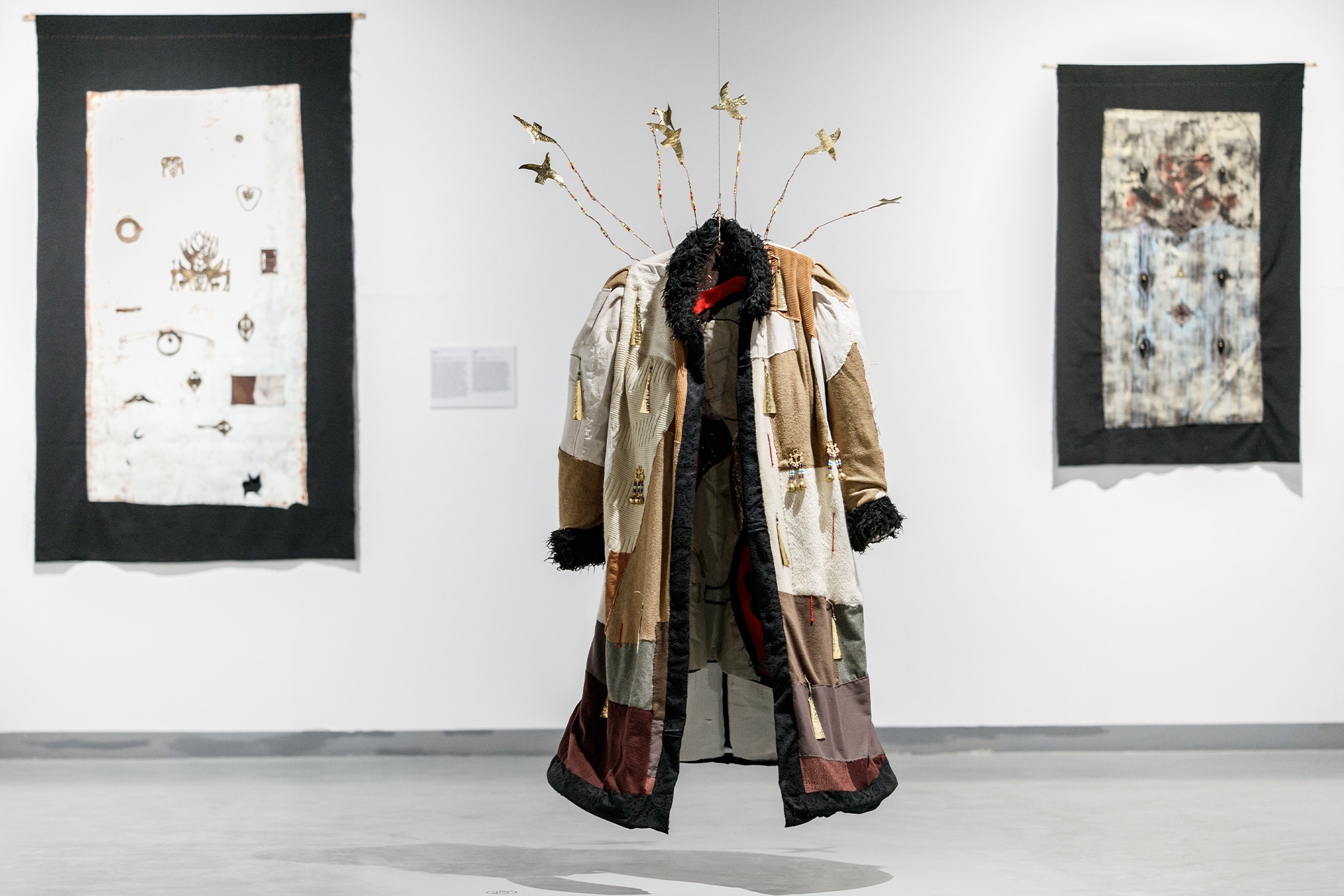 Экспозиция выставки «Копи смех к зиме»