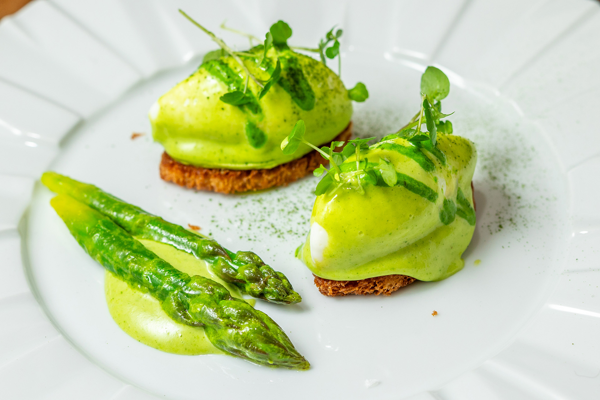 Яйца, приготовленные Давидом Эммерле, шеф-поваром ресторана Grand Cru (Michelin*)