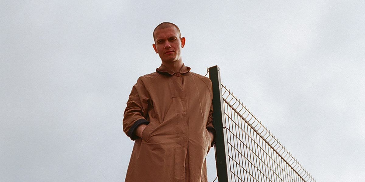 Не стало Николая Комягина. Савва Савельев, Юлия Накарякова, Иван Курочкин и другие вспоминают солиста Shortparis