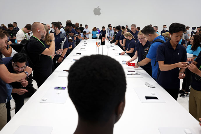 Apple проводит презентацию новых продуктов в своей штаб-квартире. Участники знакомятся с новыми продуктами Apple. Купертино, Калифорния, 7 сентября 2022 год