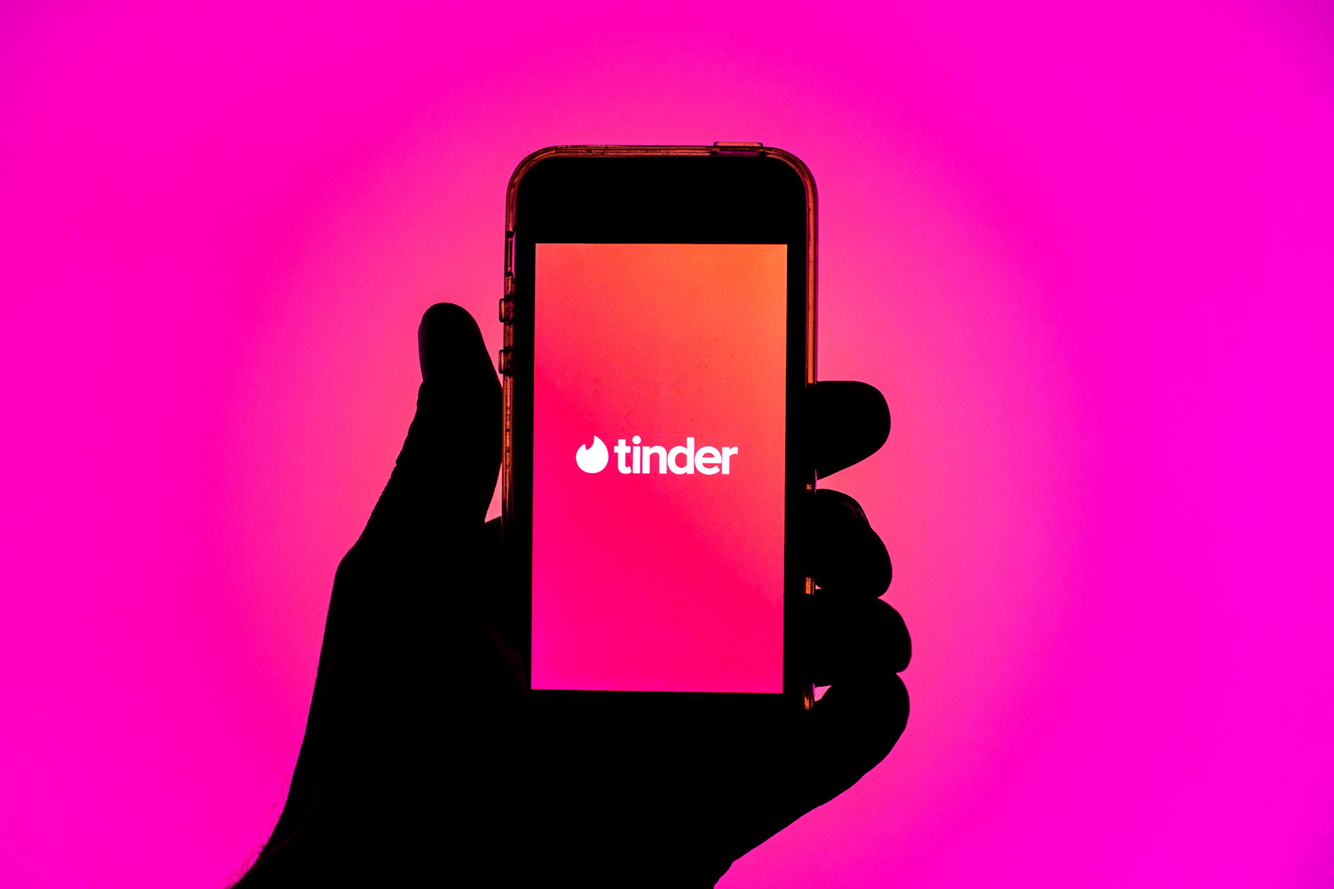 Tinder уйдет из России к 30 июня